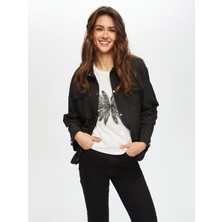 Faik Sönmez Kare Astarlı Cep Detaylı Kısa Trençkot 002