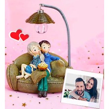 Keyfim Shop Kişiye Özel Fotoğraflı Kanepede Oturan Tatlı Aşıklar Işıklı Biblosu