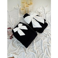 TREND COLOR Peluş Uzun Çorap Takım Siyah Beyaz Fiyonklu Uyku Çorabı ve Ayak Isıtıcı Peluş Welsoft Sıcak Su Torbası ile