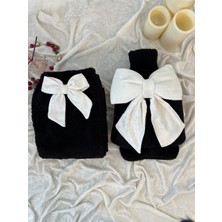 TREND COLOR Peluş Uzun Çorap Takım Siyah Beyaz Fiyonklu Uyku Çorabı ve Ayak Isıtıcı Peluş Welsoft Sıcak Su Torbası ile