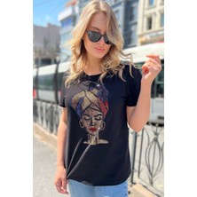 Rich Glam Crystal Taşlı Pamuk Kısa Kol Bisiklet Yaka Büyük Beden Siyah Şık Rahat Tasarım Kadın T-Shirt