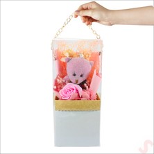 Süsle Bebek ve Parti Pvc Kutulu,pelüş Ayıcık ve Pembe Güllü Kuru Çiçek Buketi 26 cm  x 11 cm