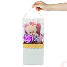 Süsle Bebek ve Parti Pvc Kutulu,pelüş Ayıcık ve Mor Güllü Kuru Çiçek Buketi 26 cm  x 11 cm