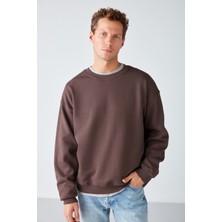 Grimelange Stephan Erkek Yumuşacık Kumaşlı Organik Pamuklu Oversize Fit Yuvarlak Yakalı Kahverengi Sweatshirt