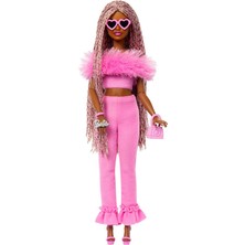 Mattel Barbie Deluxe Style Bebekler Kahverengi Örgü Saçlı HYV28
