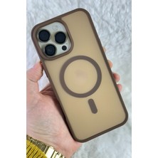 iPhone 16 Pro Max - Yükseltilmiş Kamera Korumalı Buzlu Sararmaz Kablosuz Magsafe Özellikli Vio Kılıf
