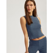 Koton Slim Fit Bisiklet Yaka Kolsuz Bürümcük Crop Üst