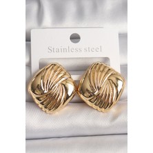 Ezo Concept Pirinç Gold Renk İşlemeli Kare Model Kadın Küpe