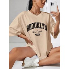 Woodroffe Kadın Brooklyn Baskılı T-Shirt Oversize Salaş