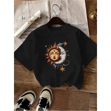 Woodroffe Kadın Geometrik Ay&güneş Baskılı T-Shirt Oversize Salaş