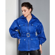 Kısa Kadın Mont - Cepli ve Kemerli - Modern ve Şık Tasarım - Günlük ve Özel Gün Için Mont