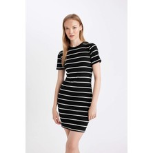 DeFacto Bodycon Vücudu Saran Bisiklet Yaka Çizgili Fitilli Kaşkorse Kısa Kollu Mini Elbise D5987AXNS