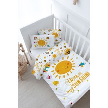 Tuğba Kuğu Bebek Boy Nevresim Takımı (100X150) - For Baby Serisi - Gülen Pastel Güneş