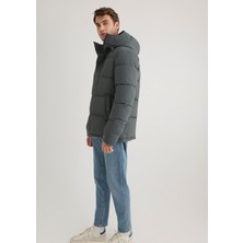 Mavi Erkek Kapüşonlu Yeşil Şişme Mont 010426-71598