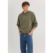 Mavi Haki Renkli Logo Baskılı Kapüşonlu Sweatshirt Erkek Truvakar Kol Standart Cep
