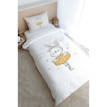 Tuğba Kuğu Tek Kişilik Nevresim Takımı (160X220) - Iconic Serisi - Tavşanın Rüyası