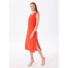 Fabrika Comfort V Yaka Düz Nar Çiçeği Diz Altı Kadın Elbise FC5SL-ELB0138