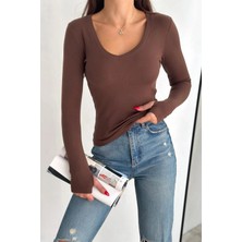 Kadın V Yaka Parmak Geçme Detaylı Oyso Modal Kumas Bluz