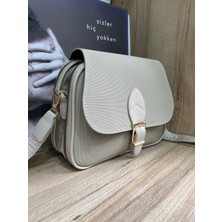 Bee Bags Kadın Çok Bölmeli Şık Tasarım Fermuarlı Gold Toka Detaylı Ayarlanabilir Askılı Omuz Çantası