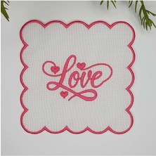 Decofav Fuşya Pembe Love Yazılı Kalp Tasarımlı Nakışlı Kumaş Kokteyl Peçetesi 1 Adet