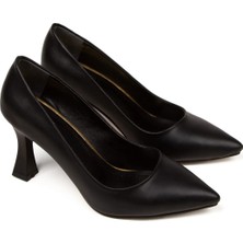 Walk Women Walk Siyah Cilt Stiletto Kadın Ayakkabı Orta Topuklu Konforlu Tasarım ile Şıklık Sunar