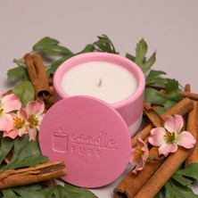 Candle Purr Cinnamon Frost 130G Soya Mumu - El Yapımı Dalgalı Desenli Pembe & Beyaz Beton Kapta