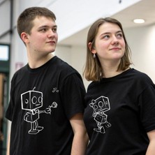 Mentesh Sevgili Tişörtleri, Robotlar