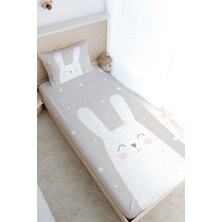 Tuğba Kuğu Tek Kişilik Lastikli Çarşaf Seti - Pure Baby Serisi - Gri Zeminli Beyaz Tavşan