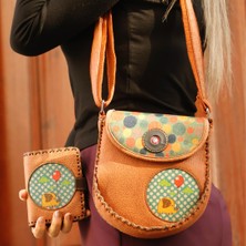 Hoodie Mouse Fil Figürlü Tasarımlı Capraz Örgulu Kol Cantası Taba ve Cuzdan Taba Kombin