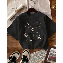 Medinenur Çoklu Ay Desen Baskılı Basic T-Shirt