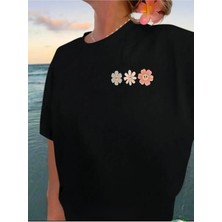 Medinenur Ön ve Arka Çoklu Çiçek Baskılı Basic T-Shirt