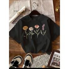 Medinenur Çiçekler Baskılı Basic T-Shirt