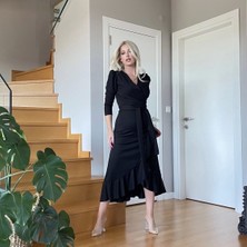 Krep Kumaş Midi Boy Kuşaklı Uzunkol Elbise 113 cm