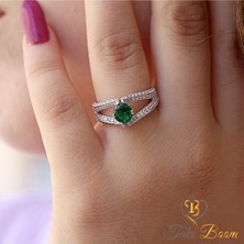 Zümrüt Beyaz Taşlı Tektaş Gümüş Yüzük