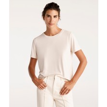 Yargıcı Yaka Detaylı T-shirt