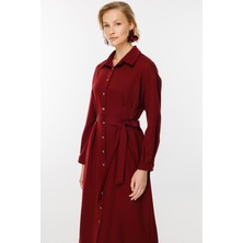 Düğmeli ve Beli Kuşaklı Elbise-Bordo
