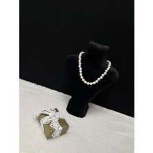 Özel Tasarım Beyaz-Gümüş Inci Sıralı Zarafet ve Şıklığın Sembolü Kadın  Inci Kolye