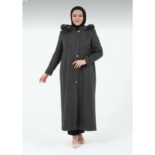 Çakıl Kadın Büyük Beden Astarlı Tesettür Kapüşonlu Düğmeli  Kaşe Manto