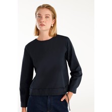 Yargıcı Önü Bağlama Detaylı Bluz