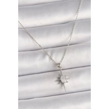 Pirinç Gümüş Renk Zirkon Taşlı Kuzey Yıldızı Model Kadın Kolye