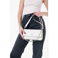 Mınımal Monogram Shoulder Pouch