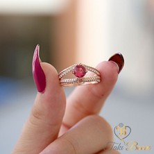 Kırmızı Beyaz Taşlı Tektaş Gümüş Yüzük