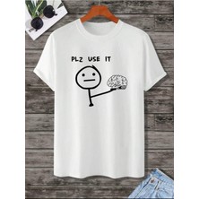 Medinenur Plz Use It Detaylı Basic T-Shirt