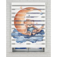 AD Home Ay Üzerinde Uyuyan Sevimli Ayıcık Baskılı Zebra Perde - Gece Gündüz - Bebek Odası Perdesi | Kokusuz Mürekkeple Basılmış  Zebra Perdeler ile Sende Tarzını Yansıt! | 1 Dakikada Pratik Montaj