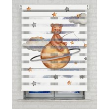 AD Home Jupiterin Üstünde Oturan Sevimli Ayıcık Baskılı Zebra Perde - Gece Gündüz - Bebek Odası Perdesi | Kokusuz Mürekkeple Basılmış  Zebra Perdeler ile Sende Tarzını Yansıt! | 1 Dakikada Pratik Montaj