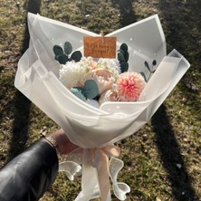 Luxe Floral Bouquet Gerçek Görünümlü Okaliptüs Süslemeli Yapay Şakayık ve Krizantem Aranjmanlı Kız Isteme Buketi