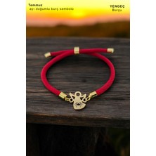 Altın Plakalı 14 Ayar Özel Mevlana Figürlü, Kırmızı Örgü Det Ayıyla Burçlar Sembollü Bileklik, Şık Tasarımıyla Gençlere ve Ergenlere Özel Zarif Bir Hediye!