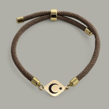 Altın Plakalı 14 Ayar Özel Eşkenar Dörtgen Figürlü, Kahverengi Örgü Det Ayıyla Ay Yıldız Bilekliği, Gençlere ve Ergenlere Milli Gururu Simgeleyen Anlamlı Bir Hediye!