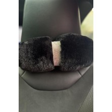 Siyah Kürk Gümüş Taş Şeritli Boyun Yastığı