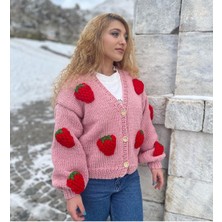 ThreadArtByNur El Örgüsü Pembe Çilekli Kadın Hırka